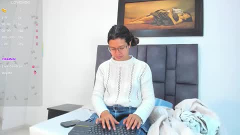 Vahiolet smith online show from 9, 6, 2026
