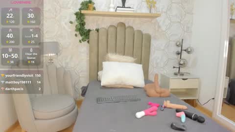 Vaiolet  online show from 12, 12, 2024