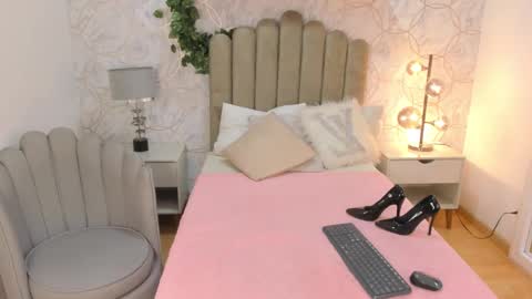 Vaiolet  online show from 11, 1, 2025