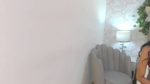 Vaiolet  online show from 26, 1, 2025