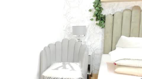 Vaiolet  online show from 29, 1, 2025