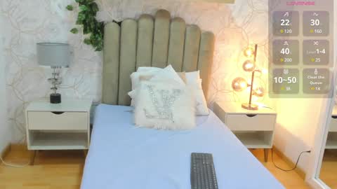 Vaiolet  online show from 3, 2, 2025