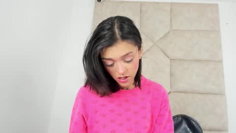 Snapshot of vaiolett_smith chatting on 6, 11, 2025 V A I O L E T T S M I T H online show from 6, 11, 2025