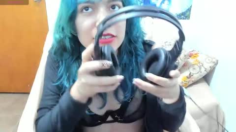 Snapshot of vaioletuwu chatting on 8, 10, 2025 Vaiolet1314 online show from 8, 10, 2025