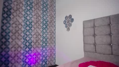 Snapshot of valen_luxxx chatting on 9, 1, 2026 valen_luxxx online show from 9, 1, 2026