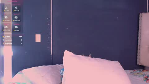 Snapshot of valen_thompson chatting on 22, 12, 2024 IG-valen mendoza99  twitter valenthompson99 online show from 22, 12, 2024