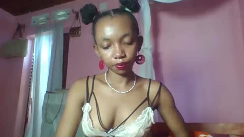 Snapshot of valencia302364 chatting on 18, 2, 2025 valencia302364 online show from 18, 2, 2025