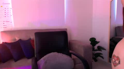 Snapshot of valengarcia_ chatting on 7, 3, 2025 valen online show from 7, 3, 2025