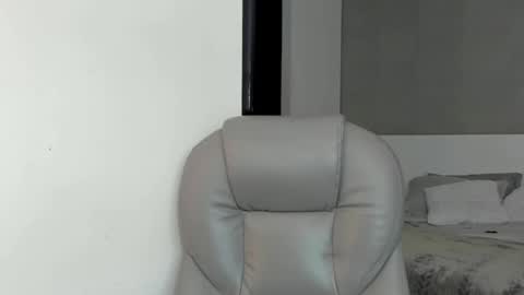 Angela online show from 21, 2, 2025