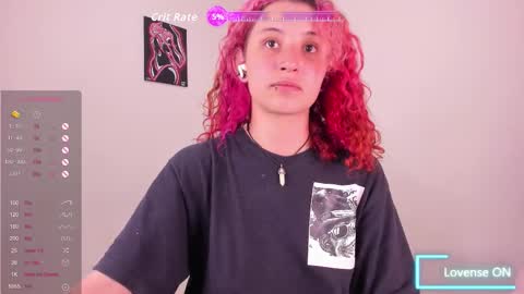 Snapshot of valent_27 chatting on 18, 11, 2025 Valentina online show from 18, 11, 2025