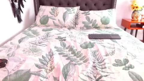 Snapshot of valentina_ferrer0 chatting on 7, 10, 2025 Valen Ferrer online show from 7, 10, 2025