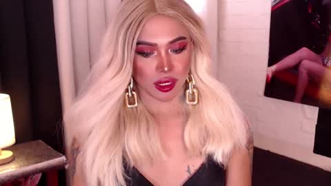 Snapshot of valentina_goddess_tsxxx chatting on 13, 12, 2024 Amanda online show from 13, 12, 2024