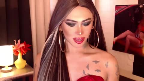 Snapshot of valentina_goddess_tsxxx chatting on 25, 12, 2024 Amanda online show from 25, 12, 2024