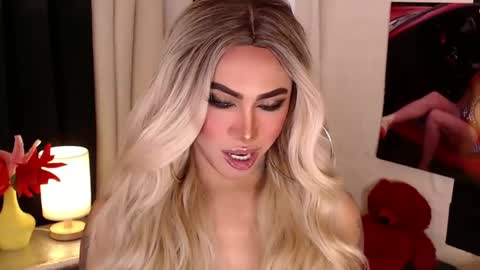 Snapshot of valentina_goddess_tsxxx chatting on 6, 2, 2025 Amanda online show from 6, 2, 2025