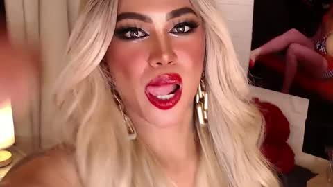 Snapshot of valentina_goddess_tsxxx chatting on 7, 2, 2025 Amanda online show from 7, 2, 2025