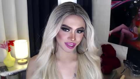 Snapshot of valentina_goddess_tsxxx chatting on 25, 2, 2025 Amanda online show from 25, 2, 2025