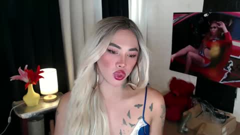 Snapshot of valentina_goddess_tsxxx chatting on 6, 3, 2025 Amanda online show from 6, 3, 2025