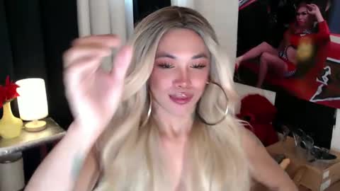 Snapshot of valentina_goddess_tsxxx chatting on 10, 3, 2025 Amanda online show from 10, 3, 2025