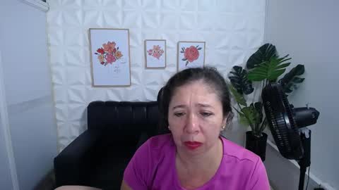 Snapshot of valentina_mature chatting on 1, 2, 2025 Valentina  online show from 1, 2, 2025