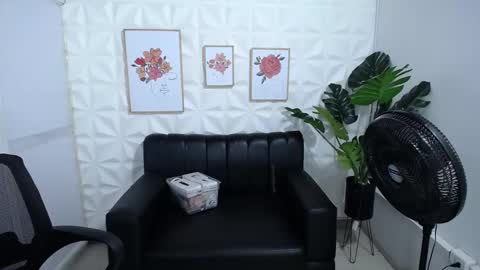 Snapshot of valentina_mature chatting on 8, 2, 2025 Valentina  online show from 8, 2, 2025