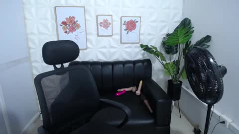 Snapshot of valentina_mature chatting on 12, 2, 2025 Valentina  online show from 12, 2, 2025