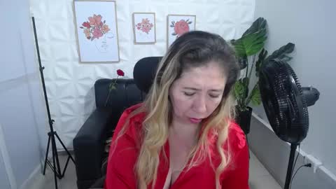 Snapshot of valentina_mature chatting on 15, 2, 2025 Valentina  online show from 15, 2, 2025