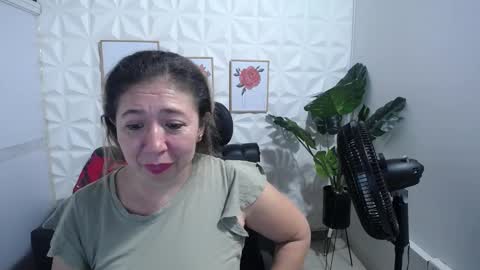 Snapshot of valentina_mature chatting on 16, 2, 2025 Valentina  online show from 16, 2, 2025