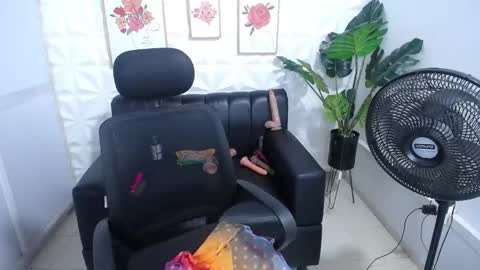 Snapshot of valentina_mature chatting on 22, 2, 2025 Valentina  online show from 22, 2, 2025