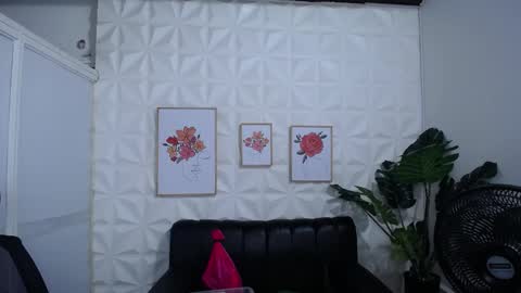 Snapshot of valentina_mature chatting on 1, 3, 2025 Valentina  online show from 1, 3, 2025