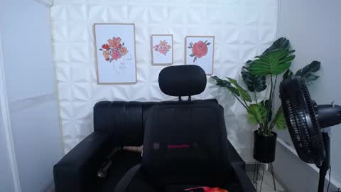 Snapshot of valentina_mature chatting on 3, 3, 2025 Valentina  online show from 3, 3, 2025