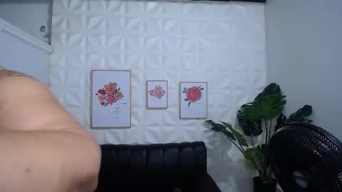 Snapshot of valentina_mature chatting on 8, 3, 2025 Valentina  online show from 8, 3, 2025