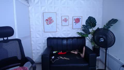 Snapshot of valentina_mature chatting on 13, 9, 2025 Valentina  online show from 13, 9, 2025