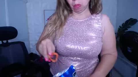 Snapshot of valentina_mature chatting on 18, 9, 2025 Valentina  online show from 18, 9, 2025
