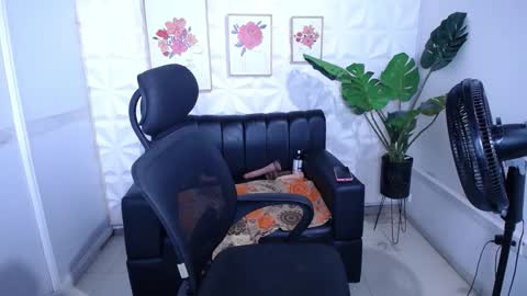 Valentina  online show from 2, 12, 2025