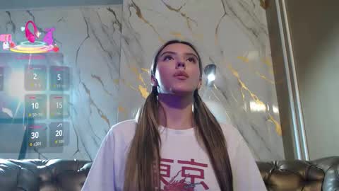 Snapshot of valentina_red18 chatting on 6, 10, 2025 Valentina online show from 6, 10, 2025