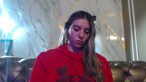 Snapshot of valentina_red18 chatting on 8, 10, 2025 Valentina online show from 8, 10, 2025