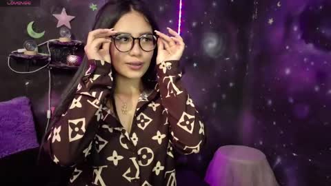 valentinarojass_ online show from 7, 5, 2026