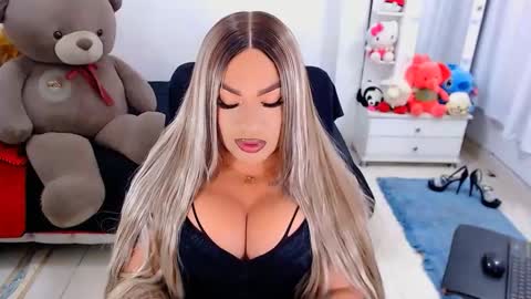Snapshot of valentinaxqueen chatting on 28, 9, 2025 online show from 28, 9, 2025