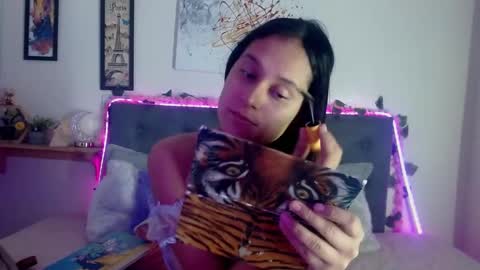 V A L E N T I N I online show from 9, 11, 2025