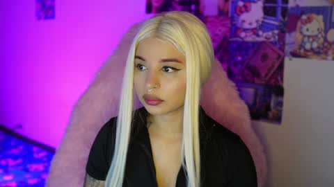 Snapshot of valentinna_5 chatting on 2, 2, 2025 Danielle Please help me to reach 300 thumbs up online show from 2, 2, 2025