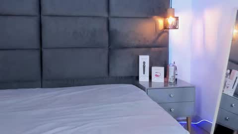 valentino moon online show from 14, 10, 2025