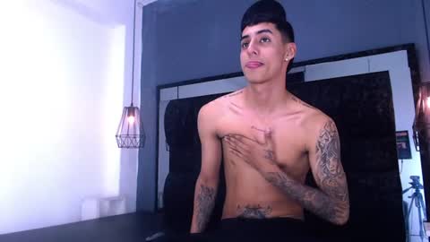 Snapshot of valentino_west chatting on 17, 6, 2026 valentino west online show from 17, 6, 2026