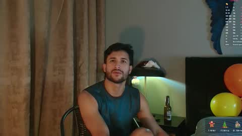 Snapshot of valentinoford chatting on 17, 12, 2025 Valentino online show from 17, 12, 2025