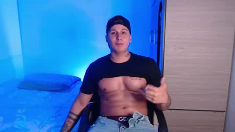 Snapshot of valentinosex_1 chatting on 15, 7, 2026 VALENTINO online show from 15, 7, 2026