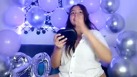valeria online show from 8, 3, 2025