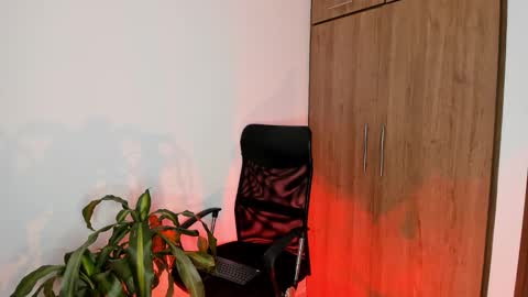 Valeria lewiis joness online show from 25, 12, 2024