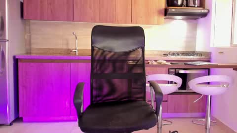 Valeria lewiis joness online show from 23, 2, 2025