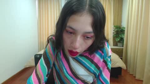 Snapshot of valeria_roussi chatting on 1, 10, 2025 valeria_roussi online show from 1, 10, 2025