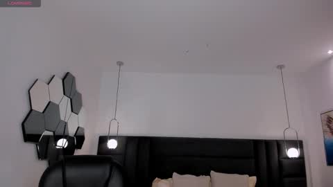 Snapshot of valeriavelvet chatting on 19, 11, 2025 Vale online show from 19, 11, 2025