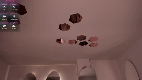 Snapshot of valeriavelvet chatting on 6, 4, 2026 Vale online show from 6, 4, 2026